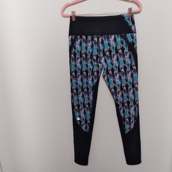 Victoria's Secret Sport Abstract Print Blue and Grey Knockout Tights Size Small - Picture 2 of 5